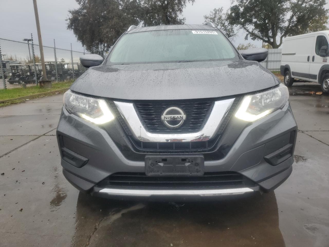 Nissan Rogue S Image 3