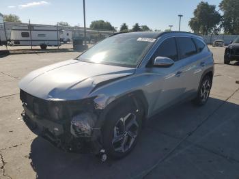  Salvage Hyundai TUCSON