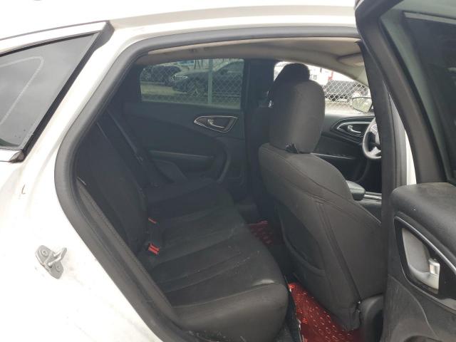 Chrysler 200 Limited Image 11