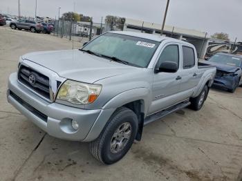  Salvage Toyota Tacoma