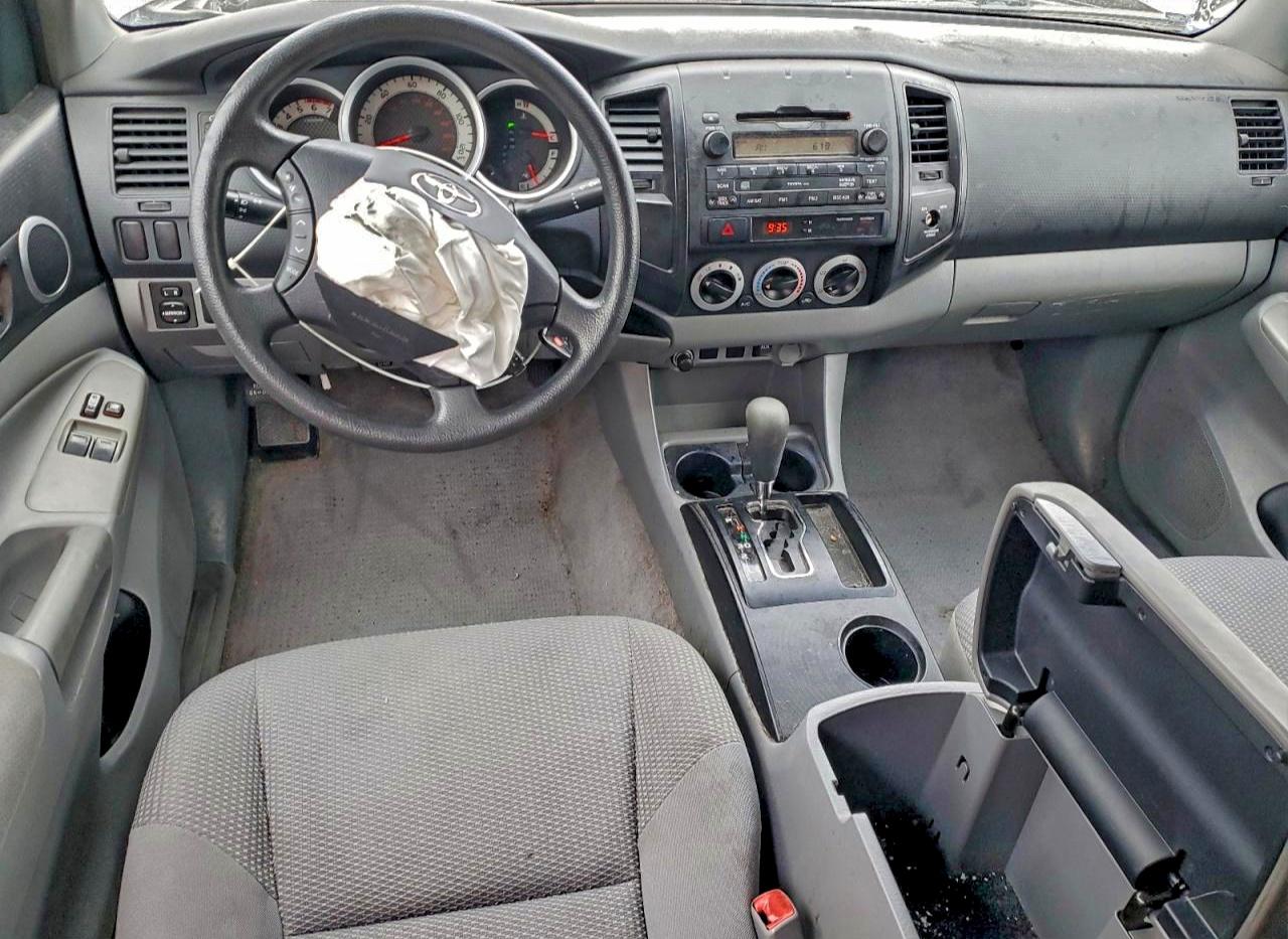 Toyota Tacoma Access Cab Image 7