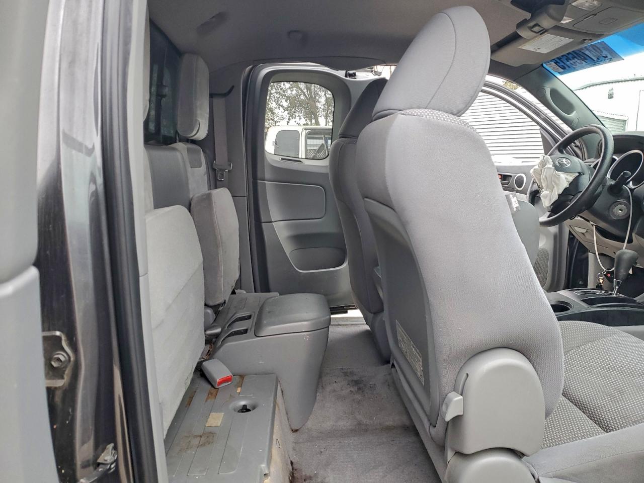 Toyota Tacoma Access Cab Image 5