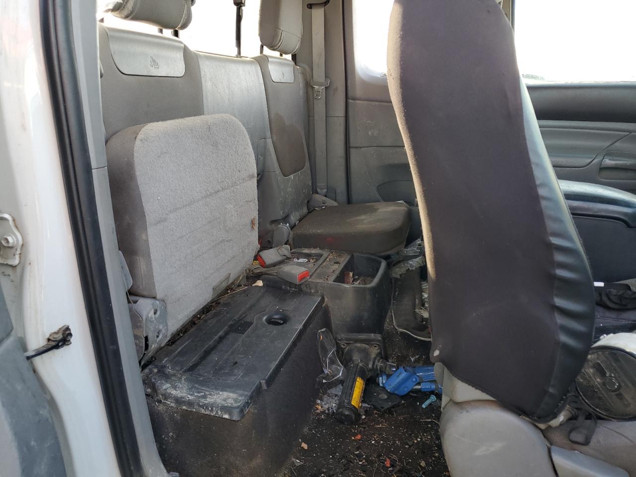 Toyota Tacoma Prerunner Access Cab Image 6