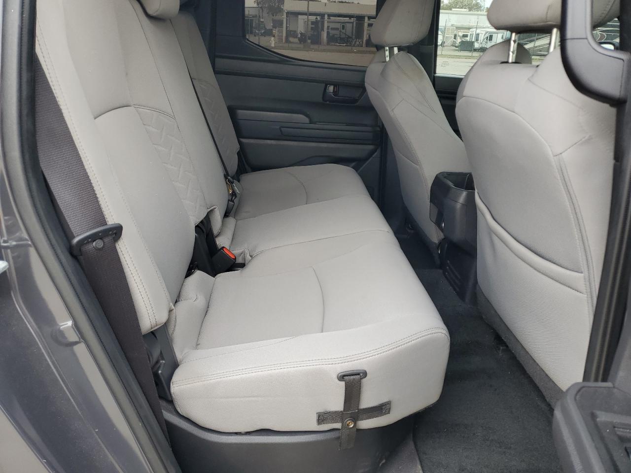 Toyota Tacoma Double Cab Image 8