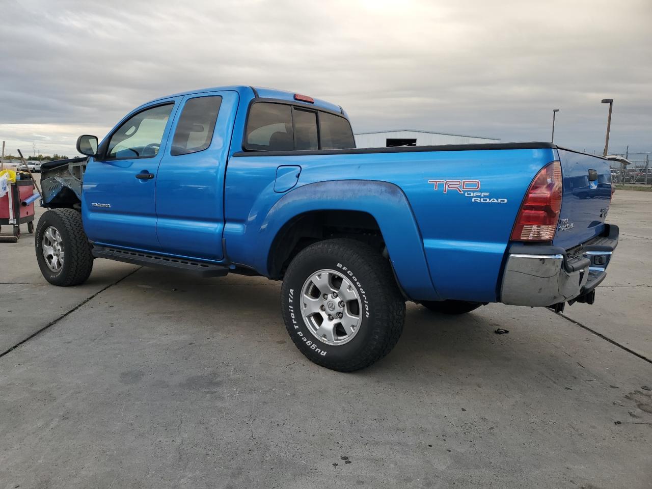 Toyota Tacoma Prerunner Access Cab Image 8