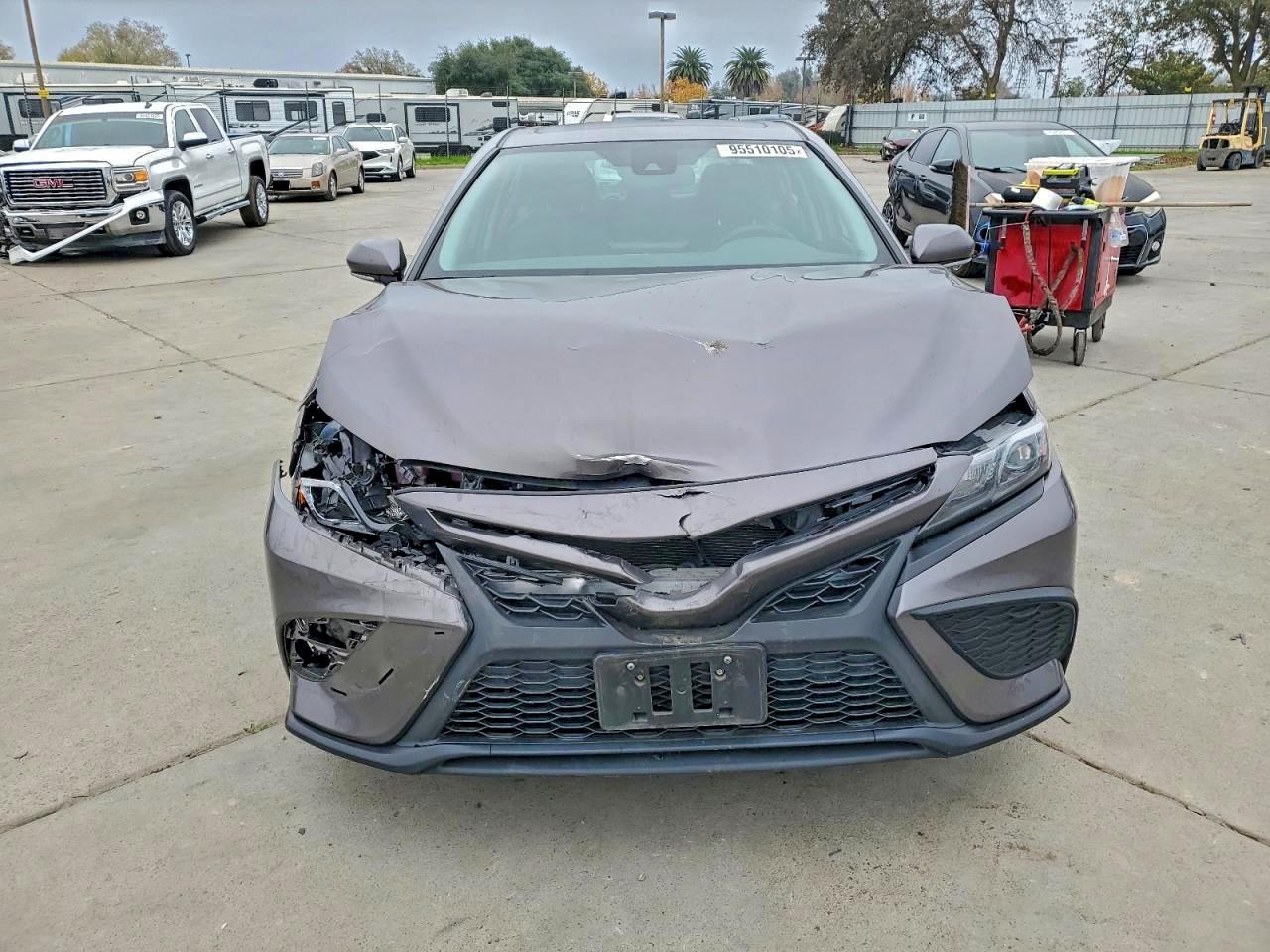 Toyota Camry Se Night Shade Image 6