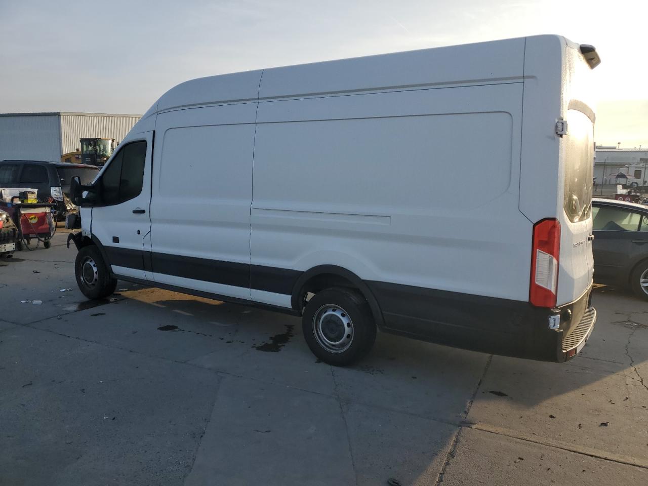 Ford Transit T-250 Image 2