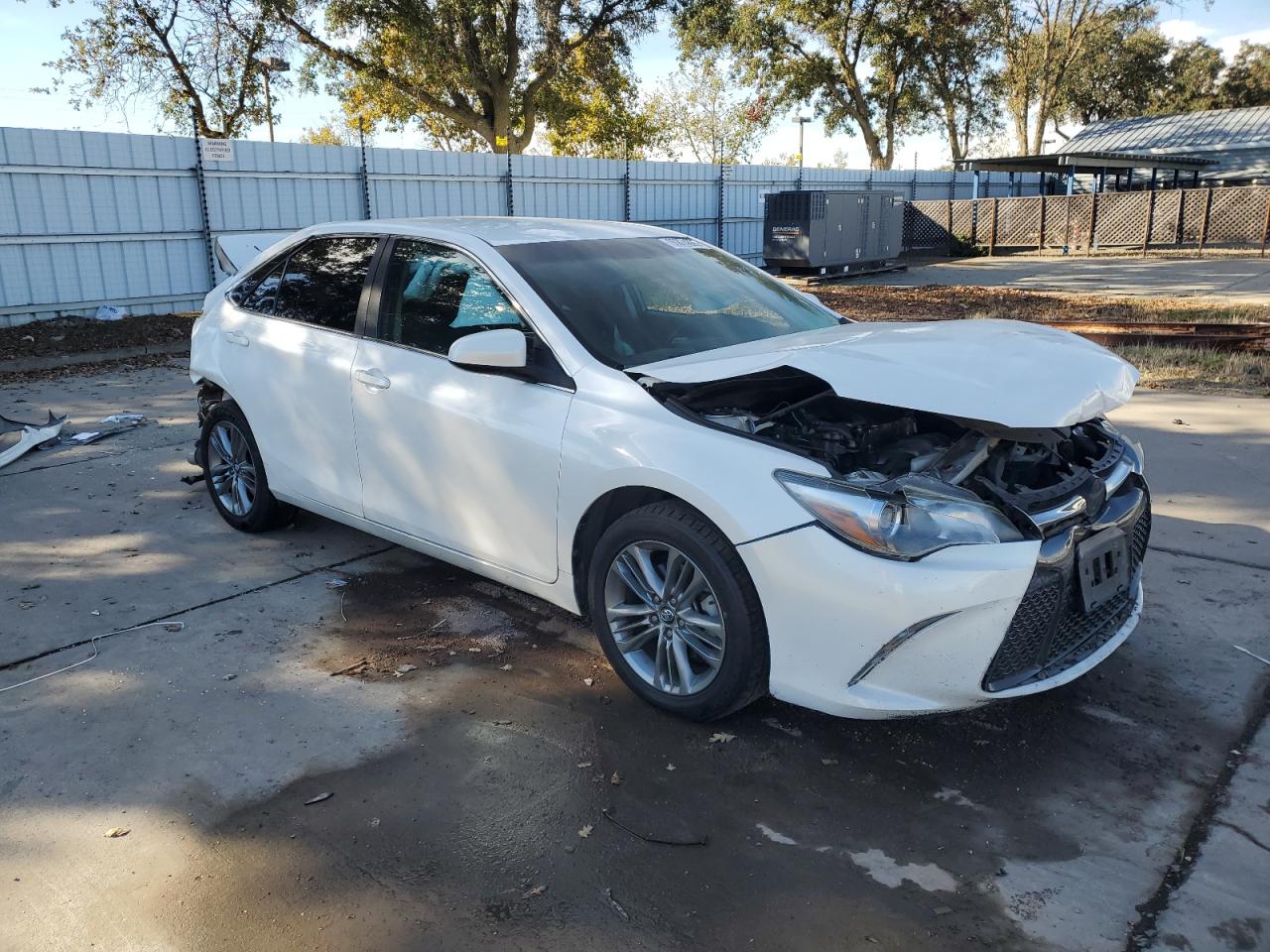 Toyota Camry Le Image 6