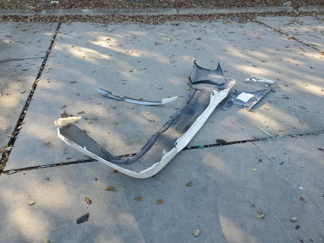 Toyota Camry Le Image 10