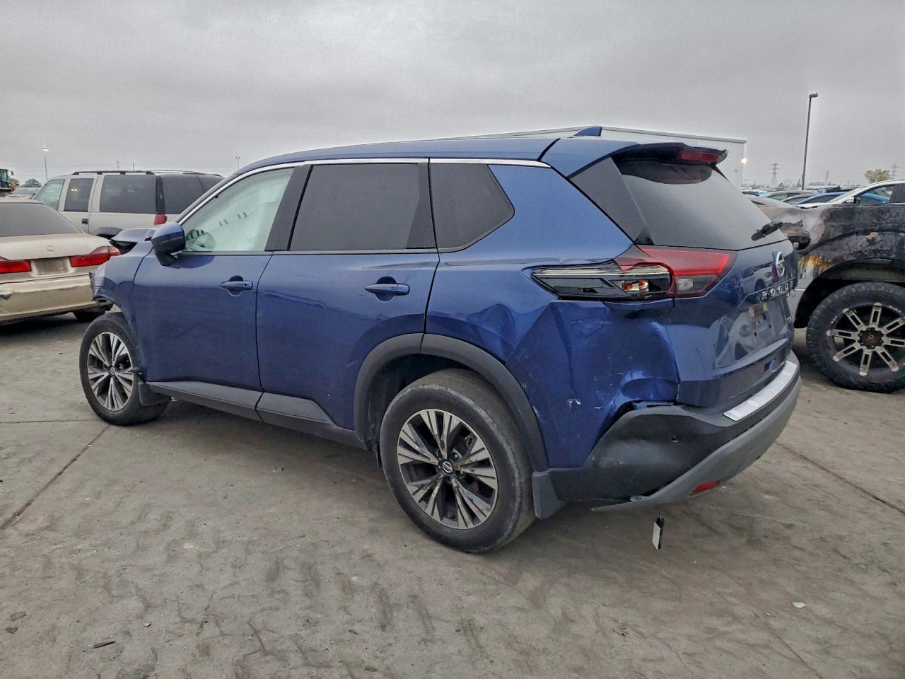 Nissan Rogue Sv Image 3