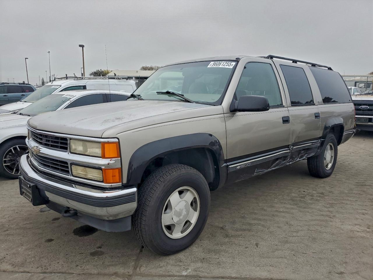 Chevrolet Suburban K1500 Image 1