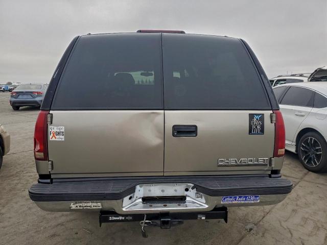 Chevrolet Suburban K1500 Image 7