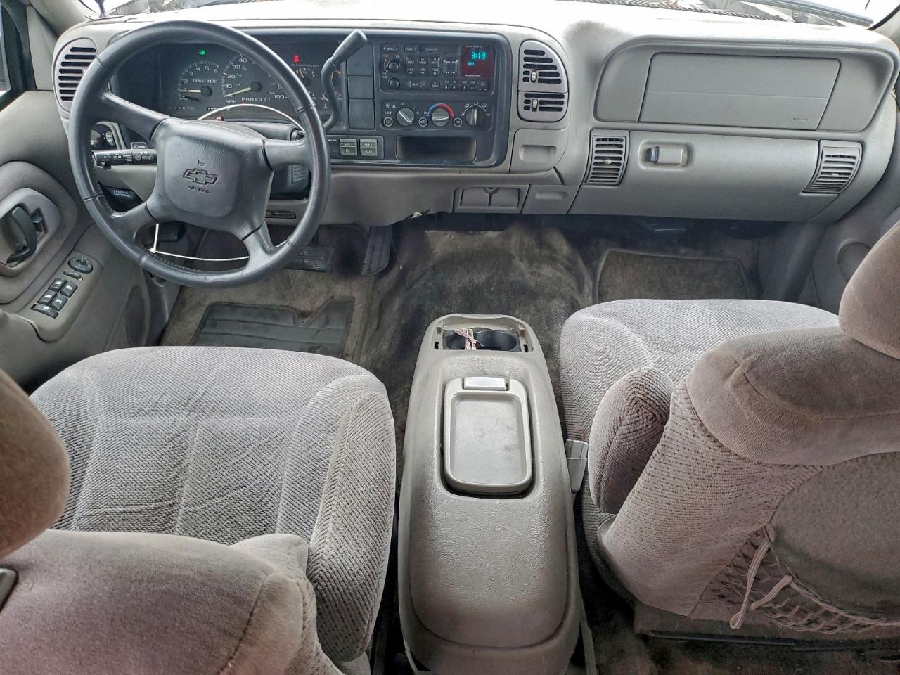 Chevrolet Suburban K1500 Image 10