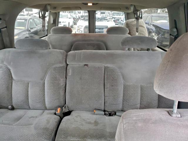 Chevrolet Suburban K1500 Image 13