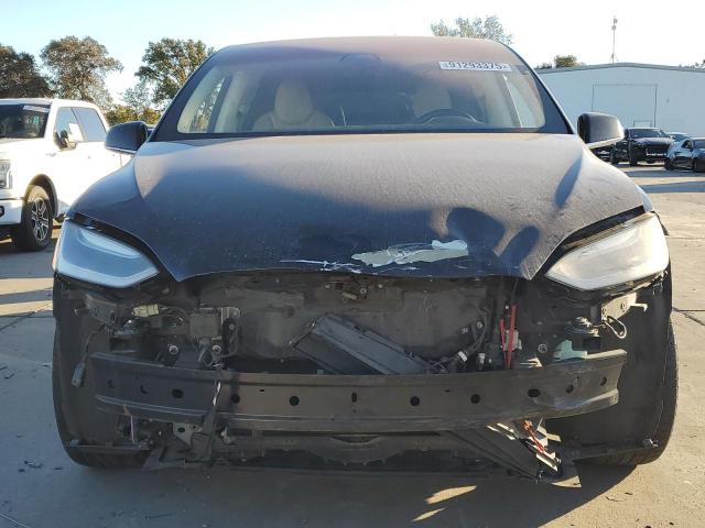 Tesla Model X Image 2