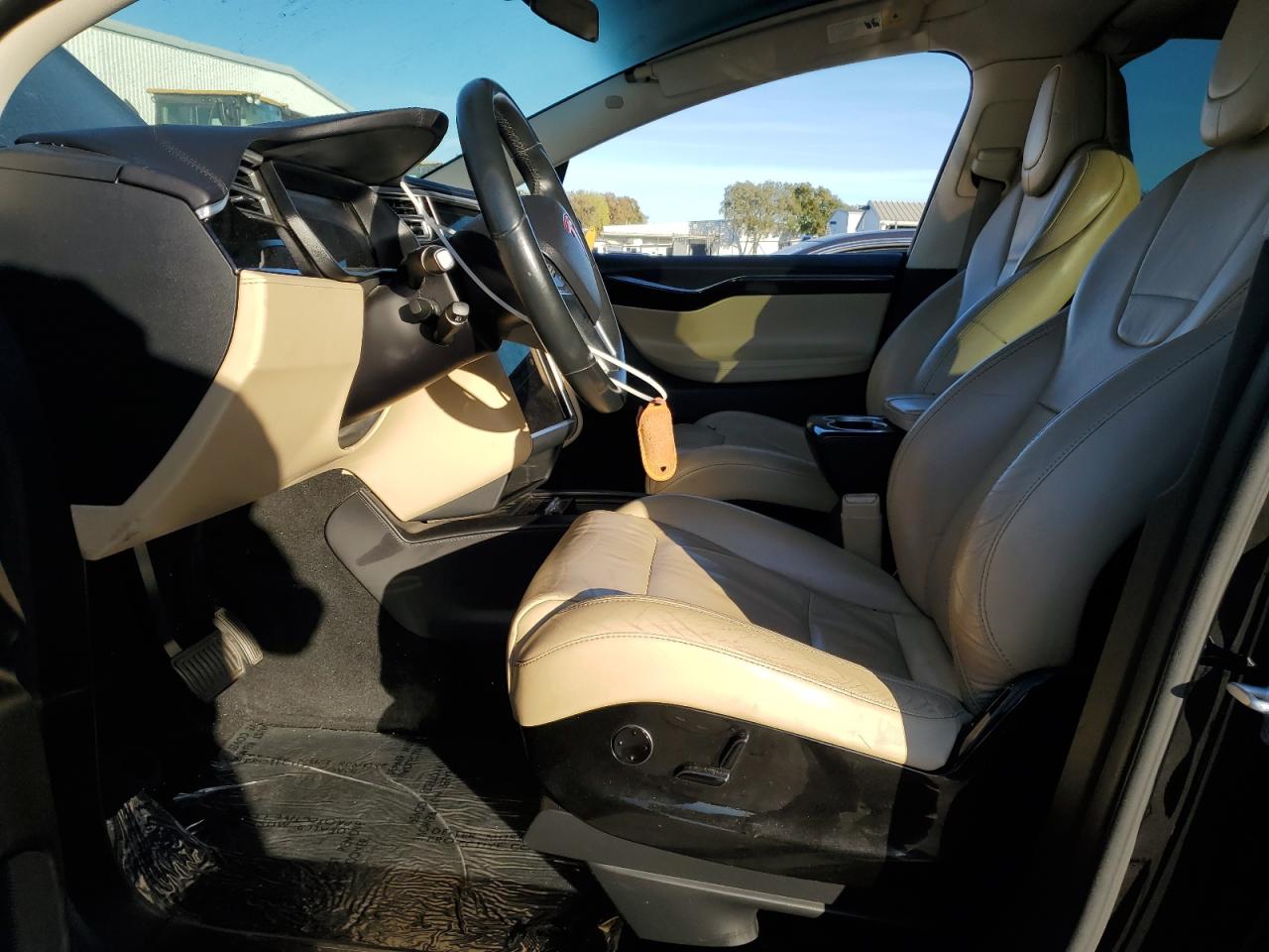 Tesla Model X Image 13