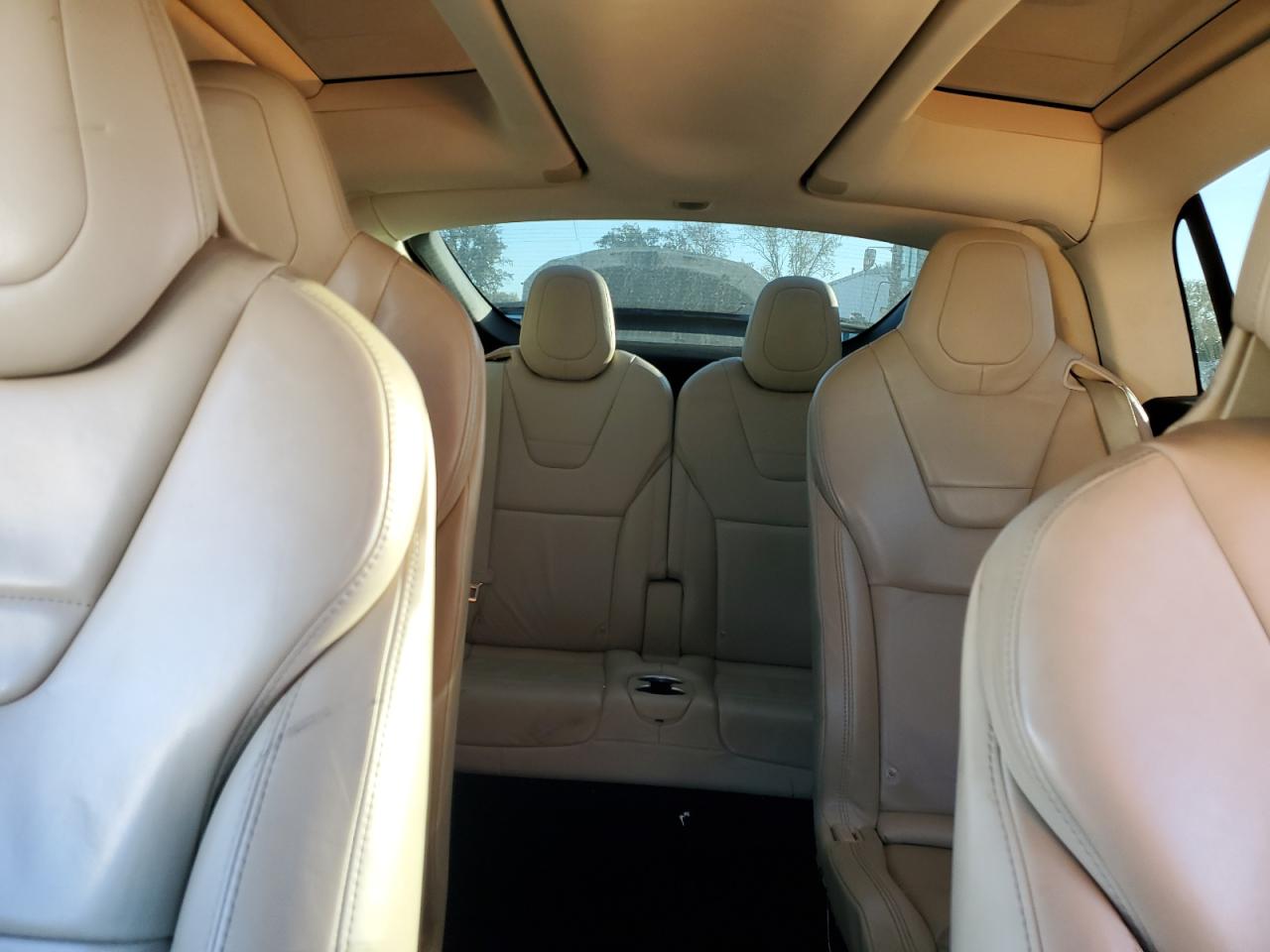 Tesla Model X Image 8