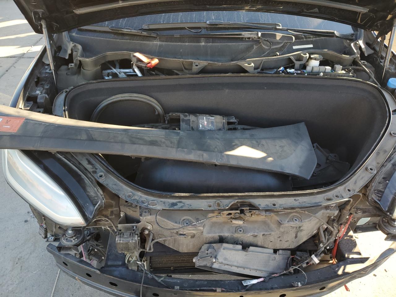 Tesla Model X Image 11