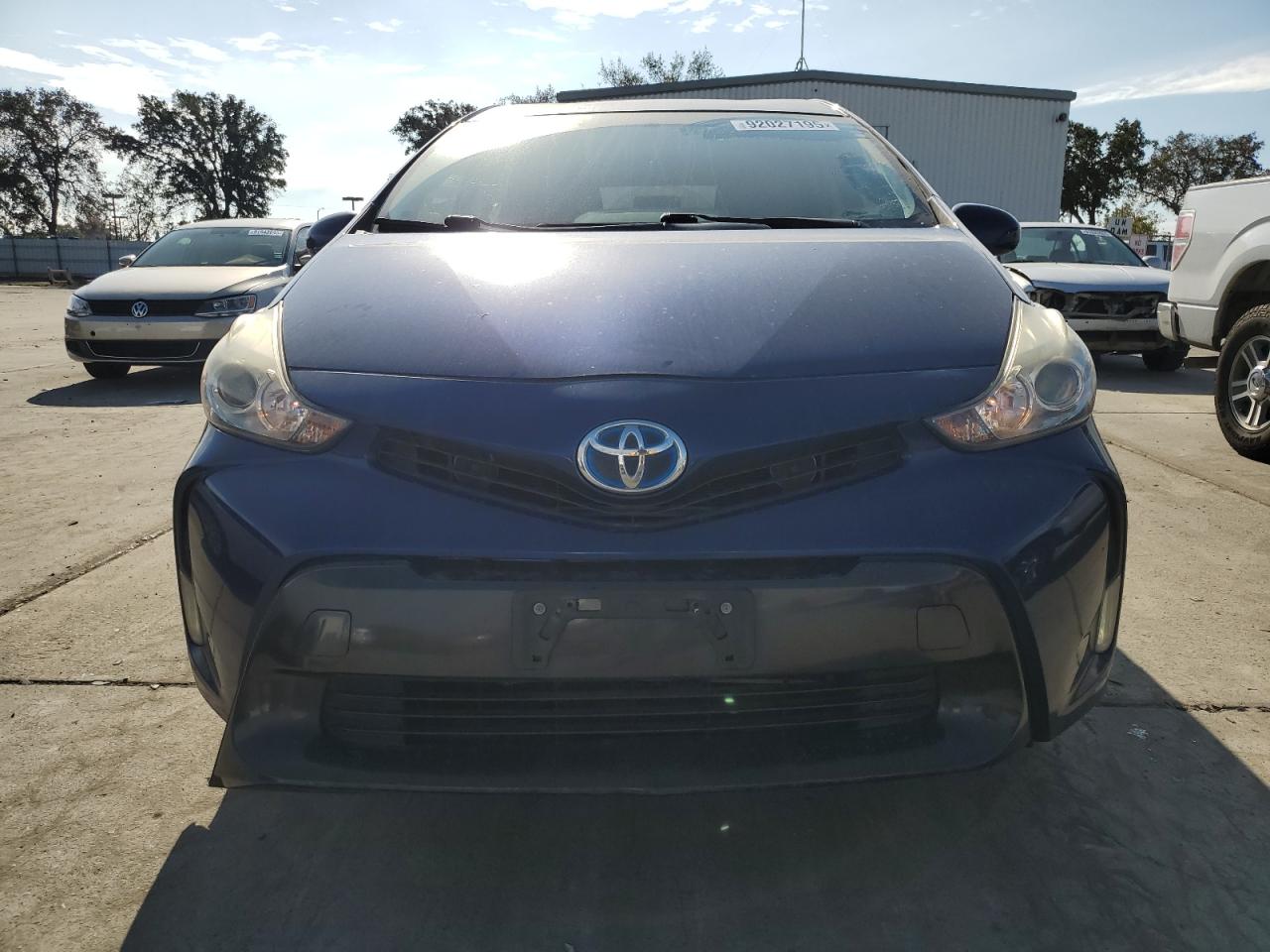 Toyota Prius Image 2
