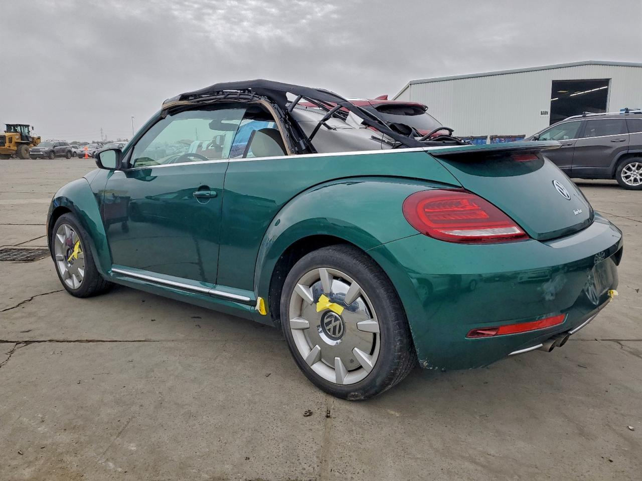 Volkswagen Beetle S/se Image 5