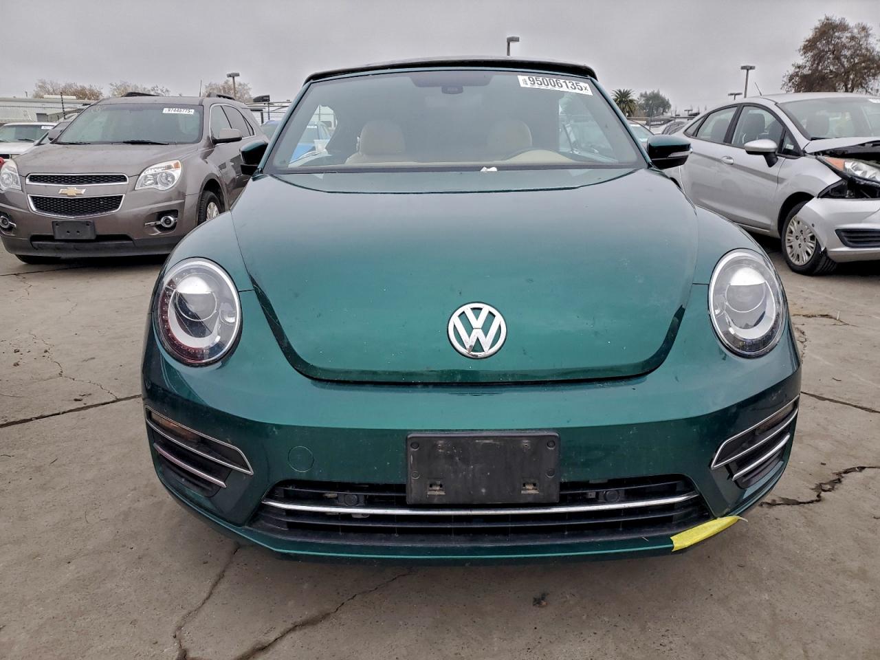 Volkswagen Beetle S/se Image 8