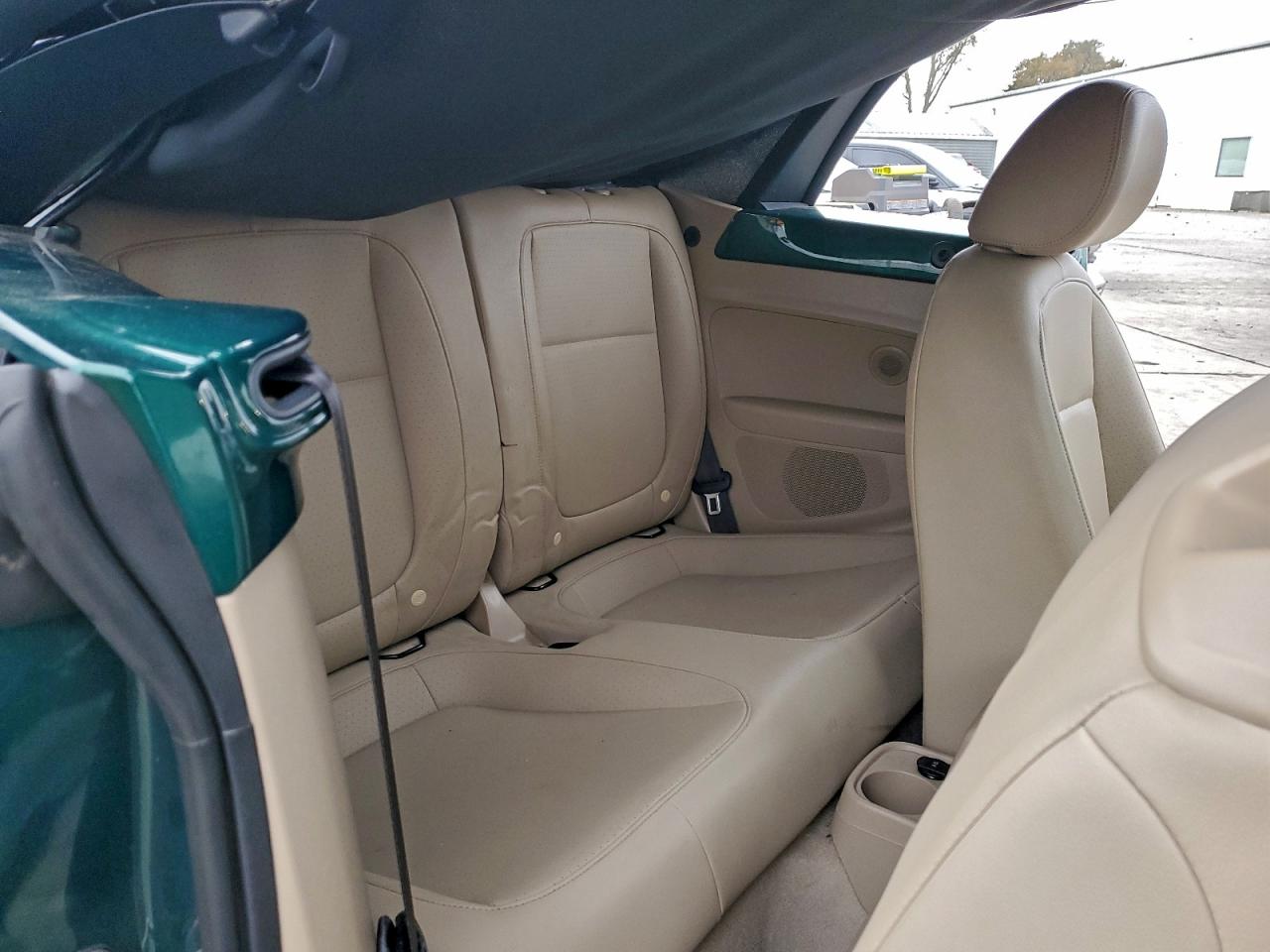 Volkswagen Beetle S/se Image 9