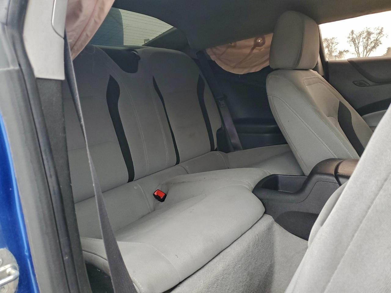 Chevrolet Camaro Lt Image 8