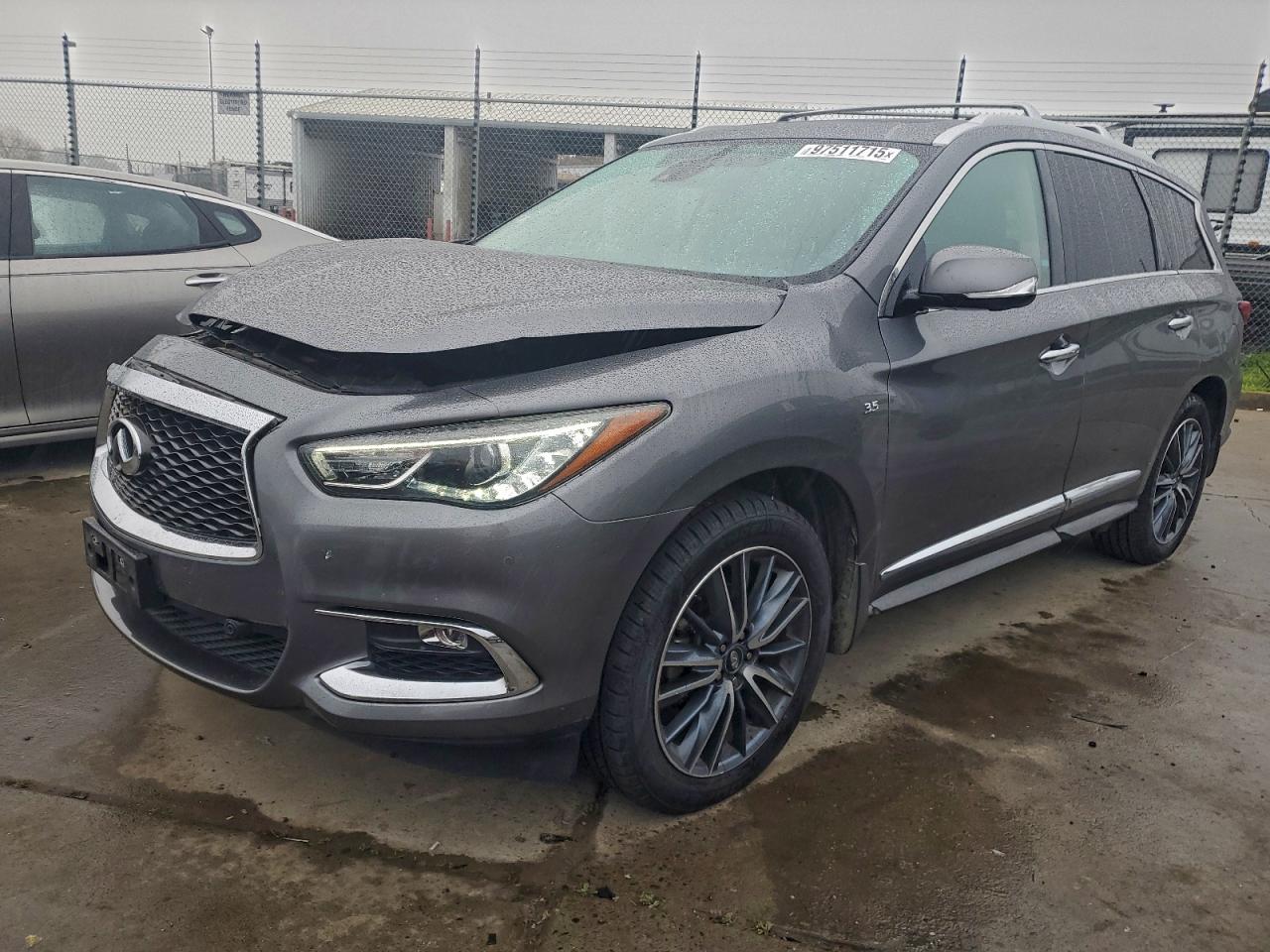 INFINITI Qx Luxe Image 1