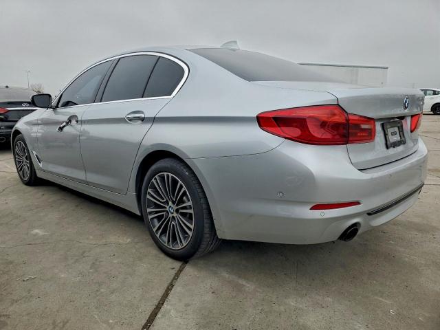 BMW 5 Series I Image 10
