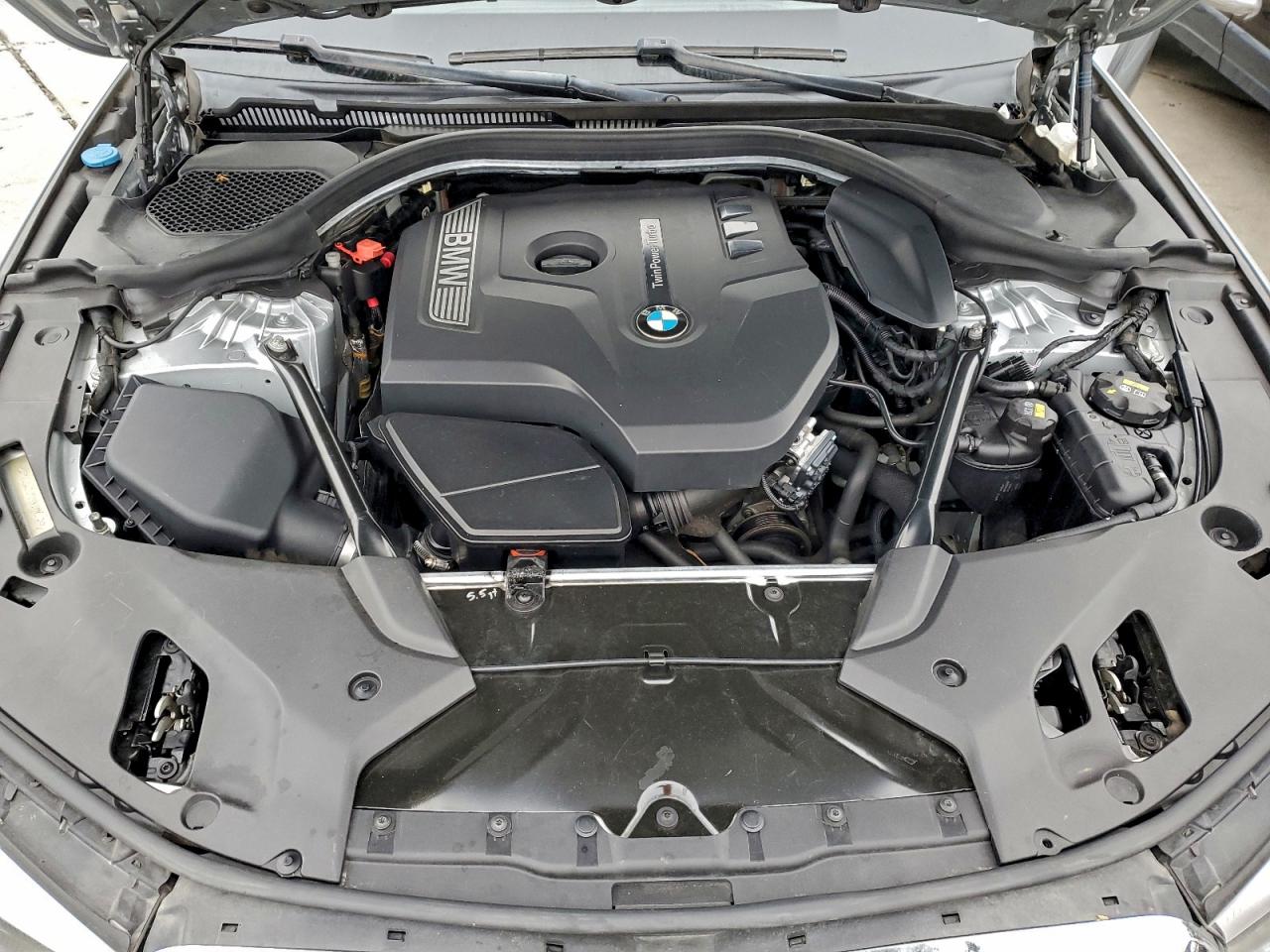 BMW 5 Series I Image 9