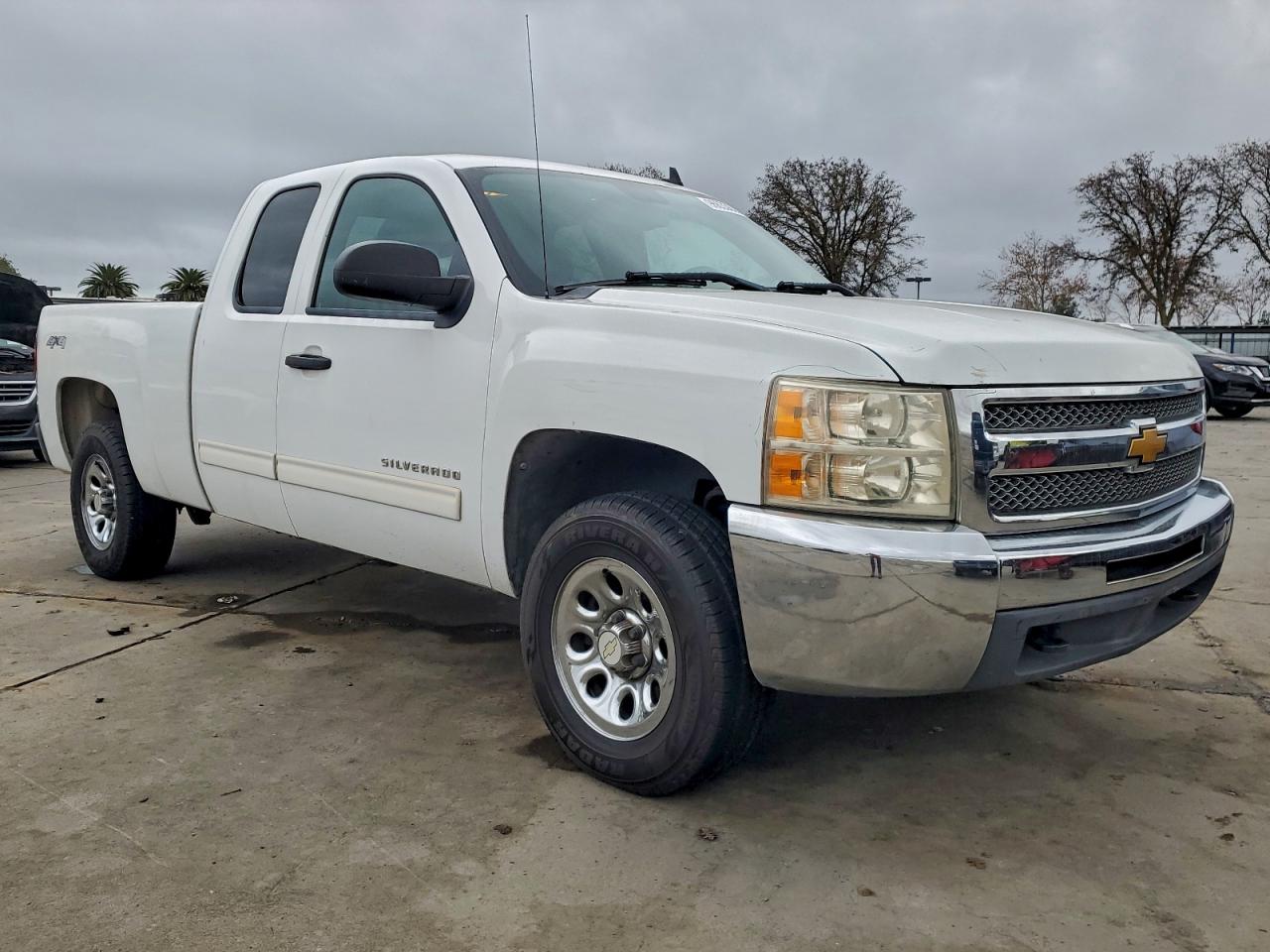Chevrolet Silverado K1500 Ls Image 11