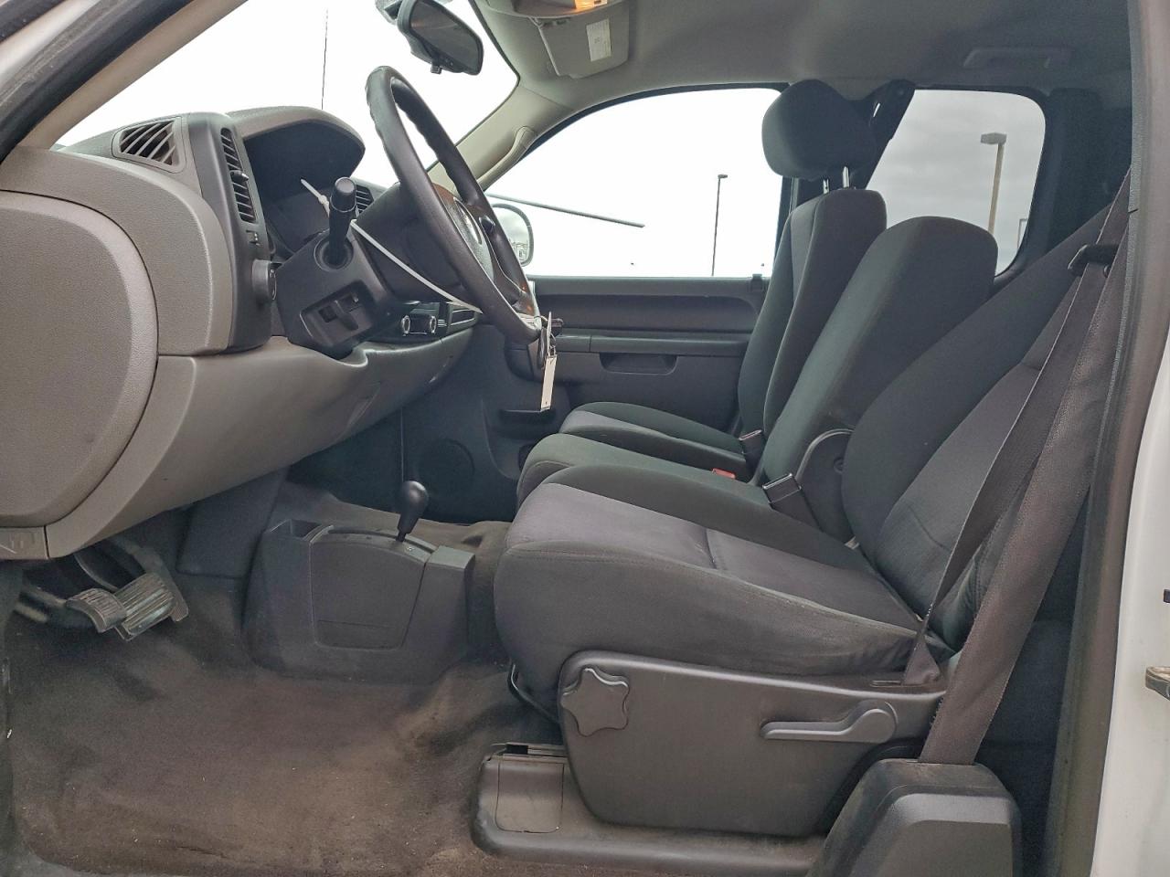 Chevrolet Silverado K1500 Ls Image 3