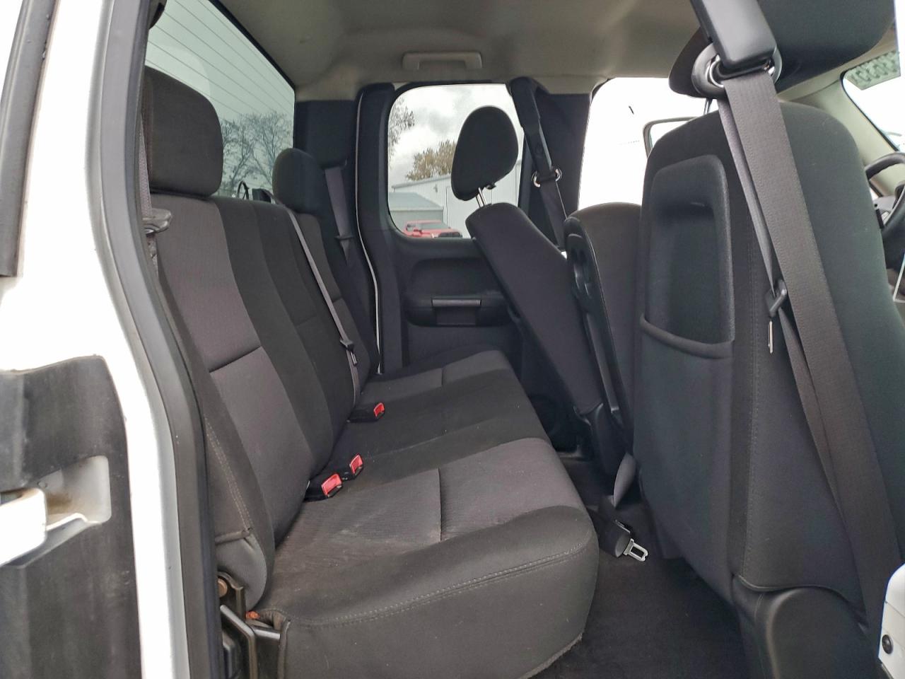 Chevrolet Silverado K1500 Ls Image 9