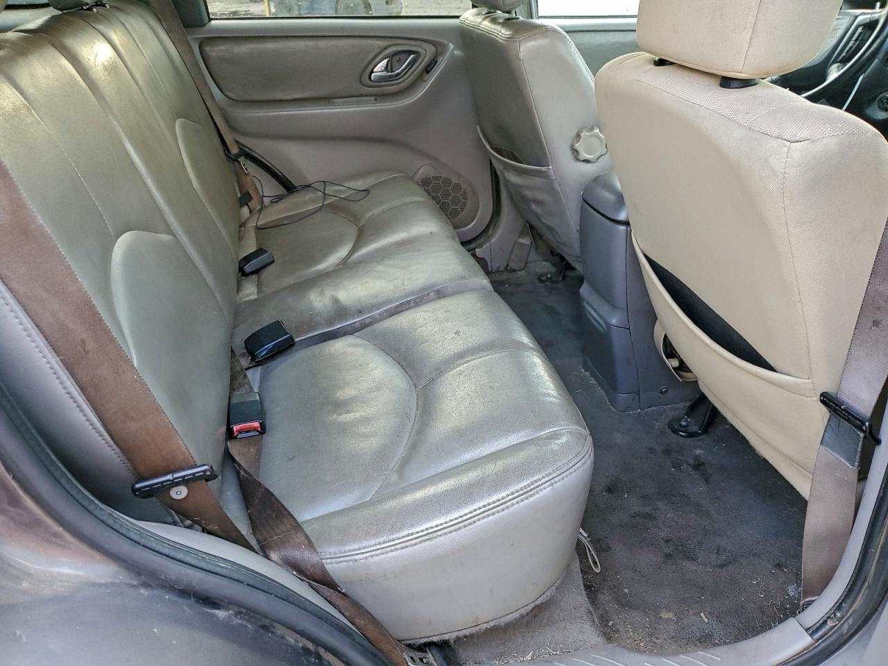 Mazda Tribute Lx Image 6