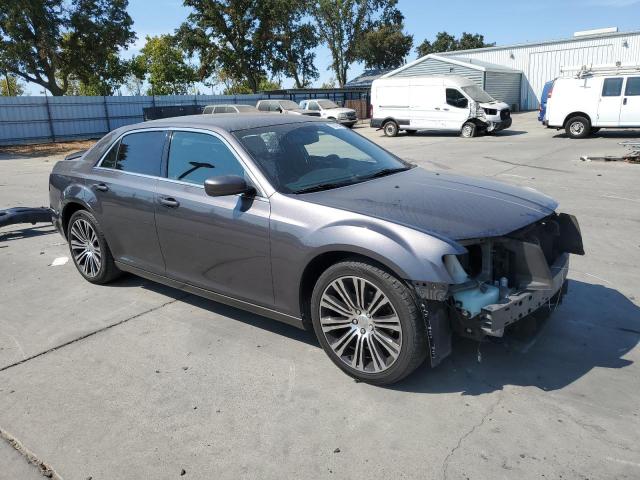 Chrysler 300 S Image 4