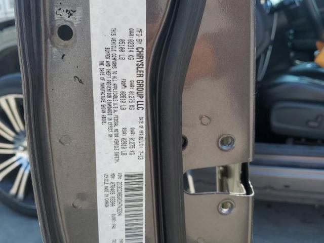 Chrysler 300 S Image 9