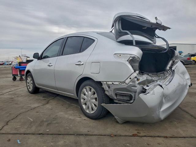 Nissan Versa S Image 3