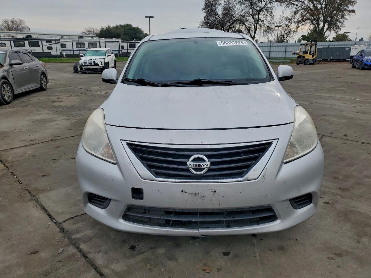 Nissan Versa S Image 13