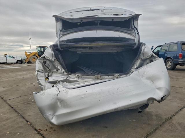 Nissan Versa S Image 6