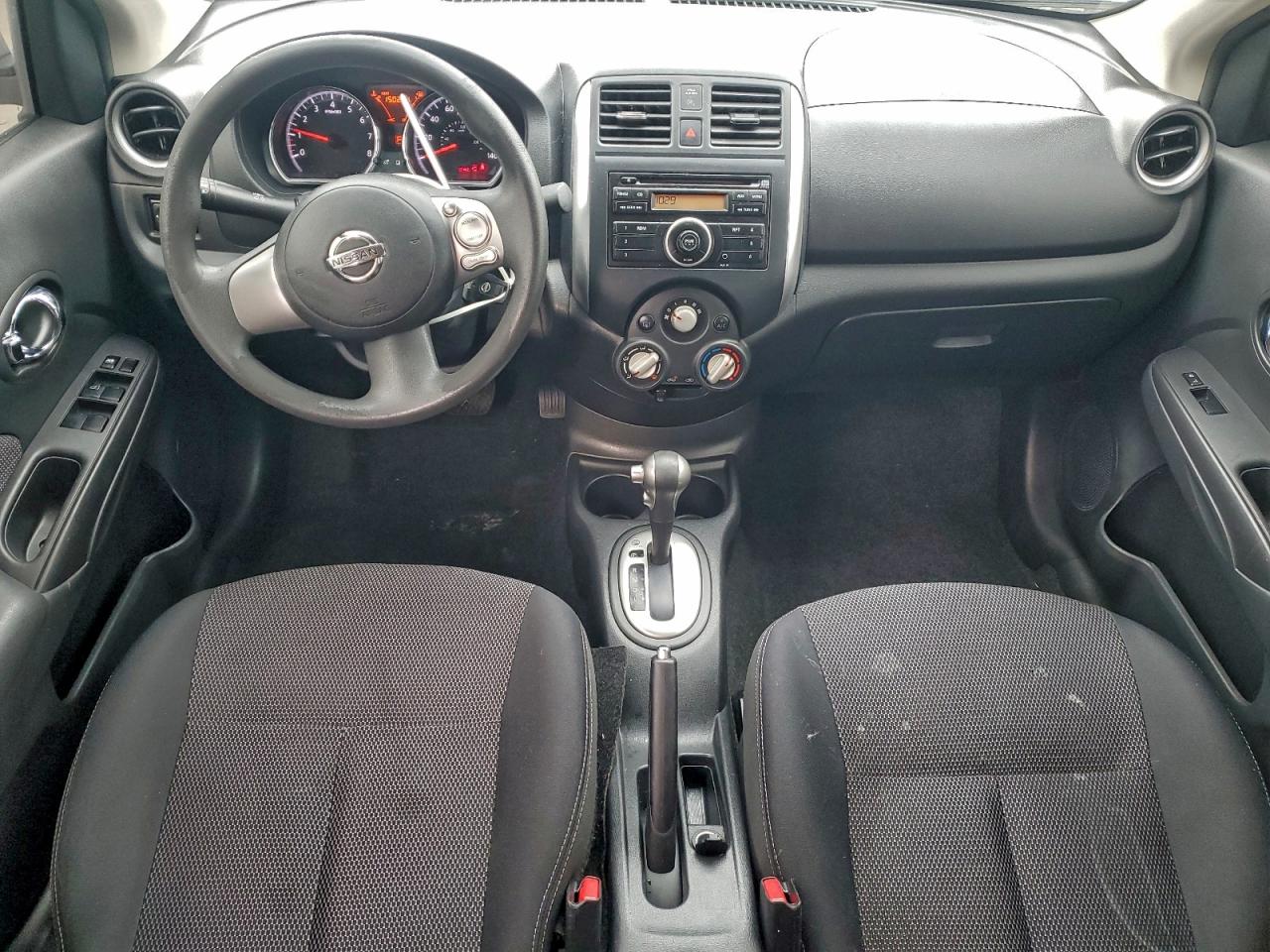 Nissan Versa S Image 9