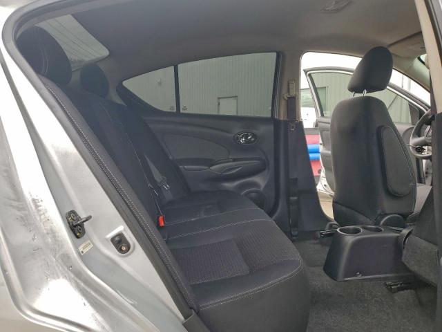 Nissan Versa S Image 7