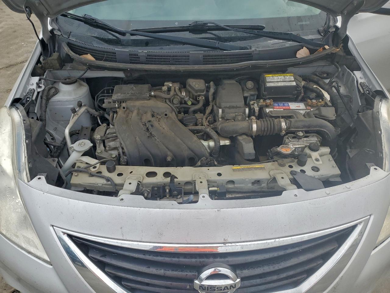 Nissan Versa S Image 11