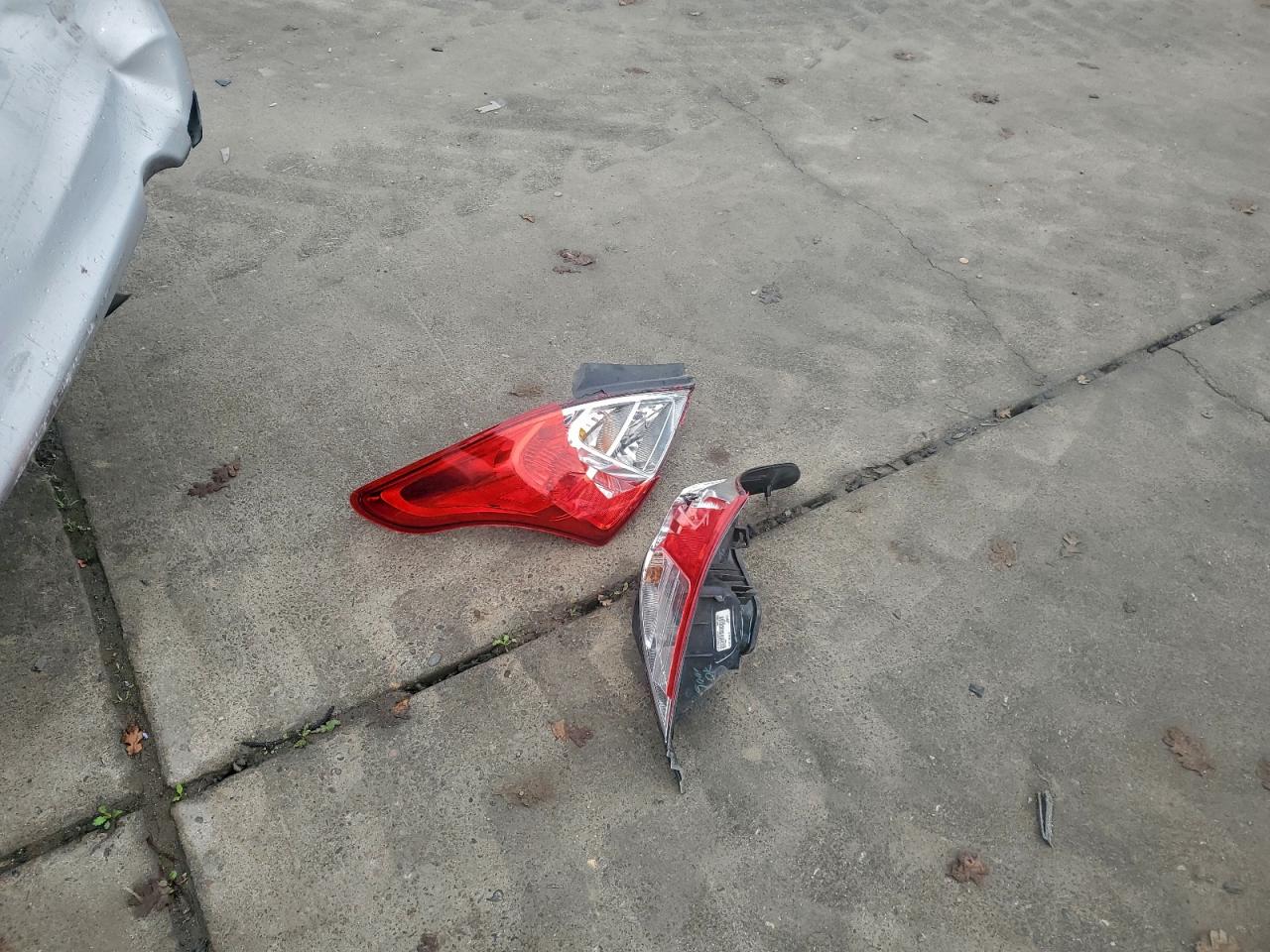 Nissan Versa S Image 10