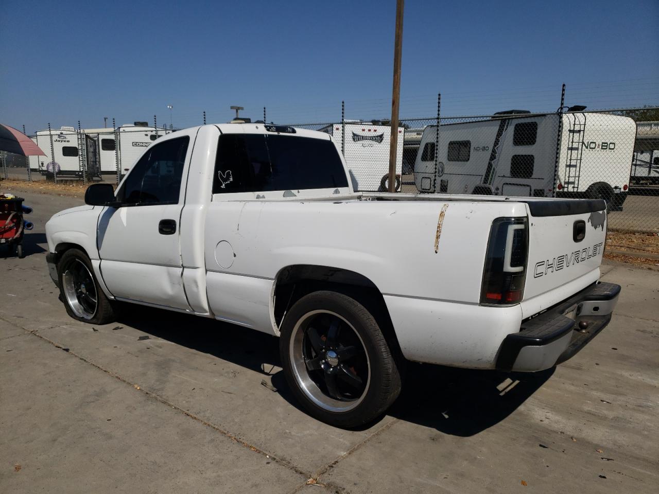 Chevrolet Silverado C1500 C1500 Image 3