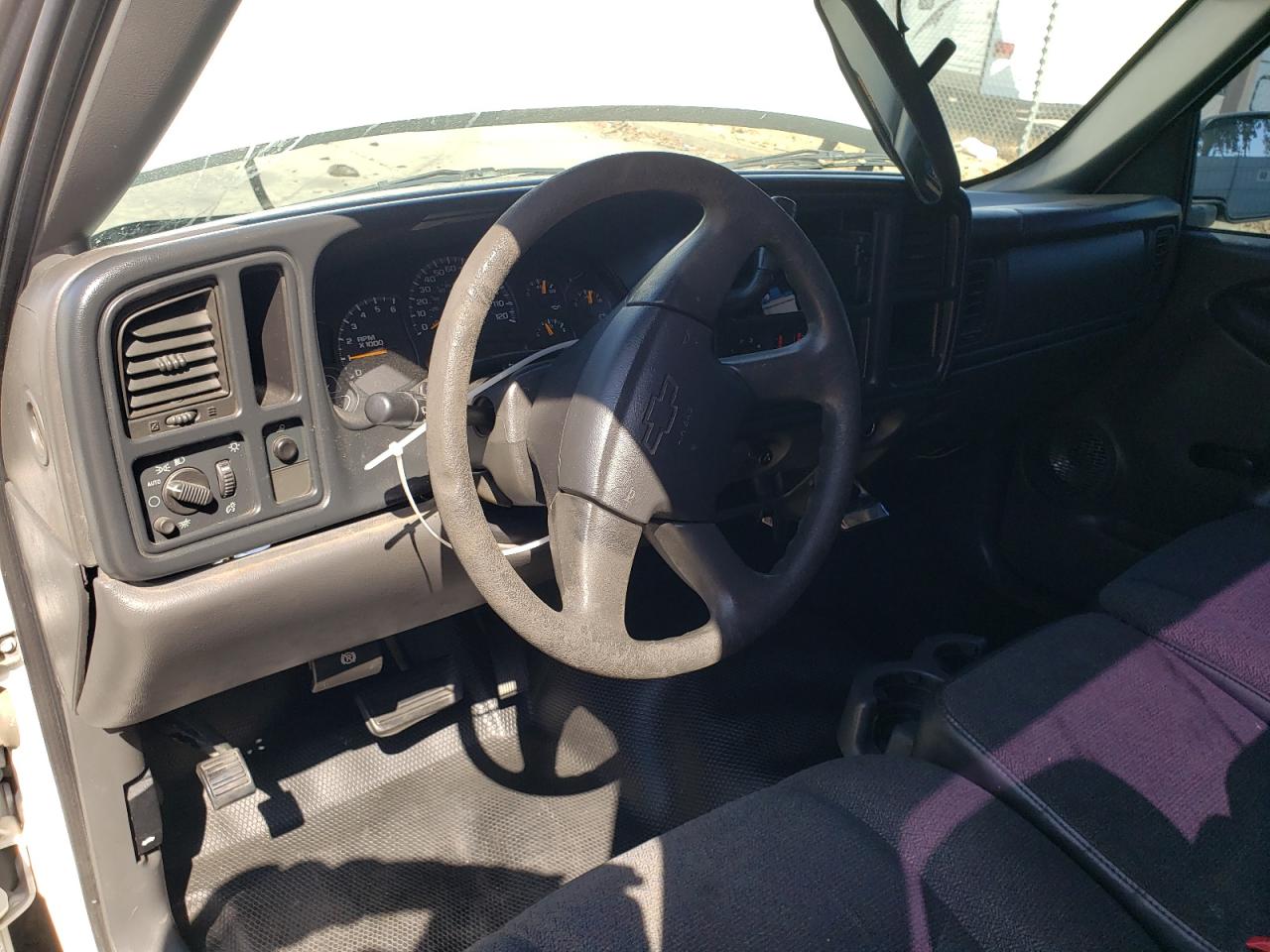 Chevrolet Silverado C1500 C1500 Image 11