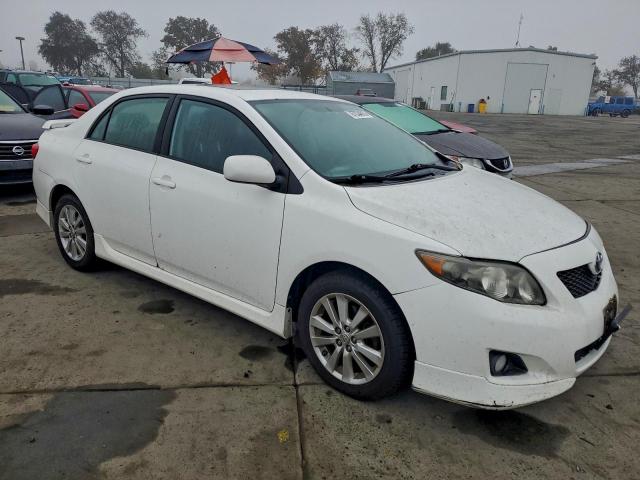 Toyota Corolla Base Image 2