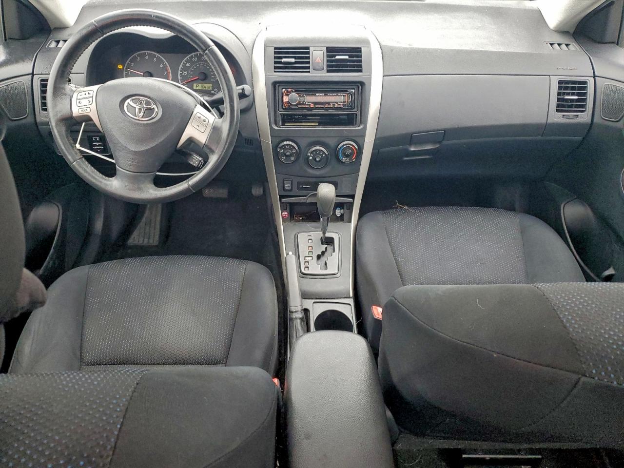 Toyota Corolla Base Image 4