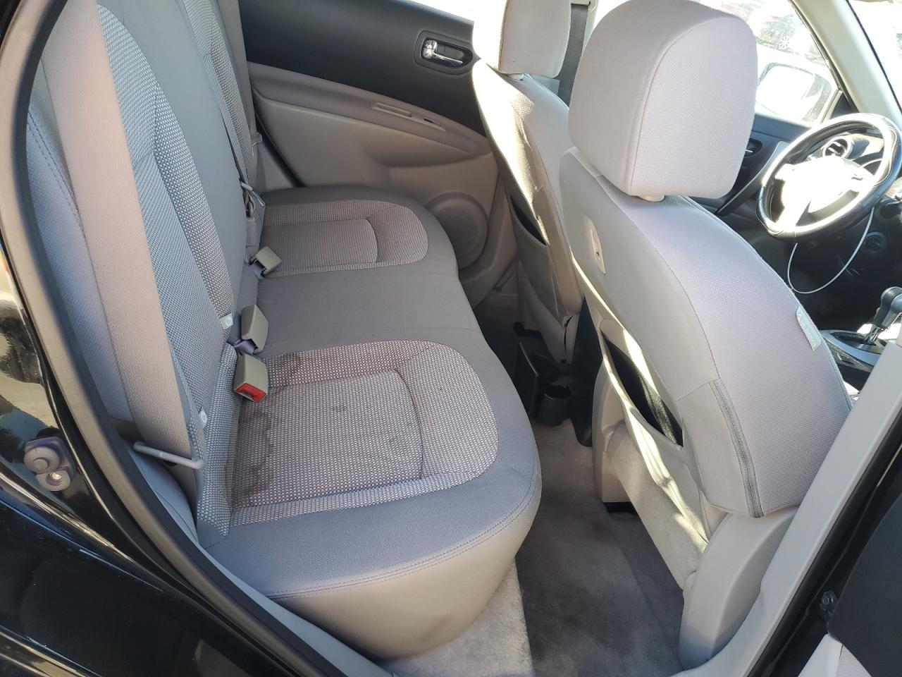 Nissan Rogue S Image 3