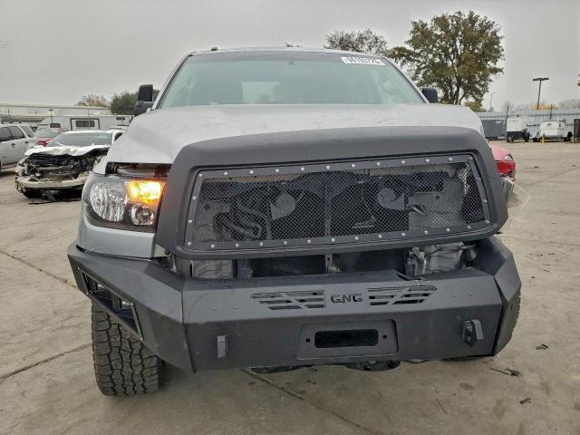 Toyota Tundra Crewmax Sr5 Image 7