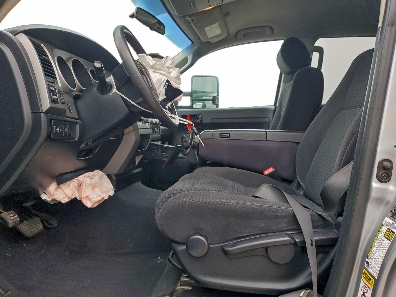 Toyota Tundra Crewmax Sr5 Image 4